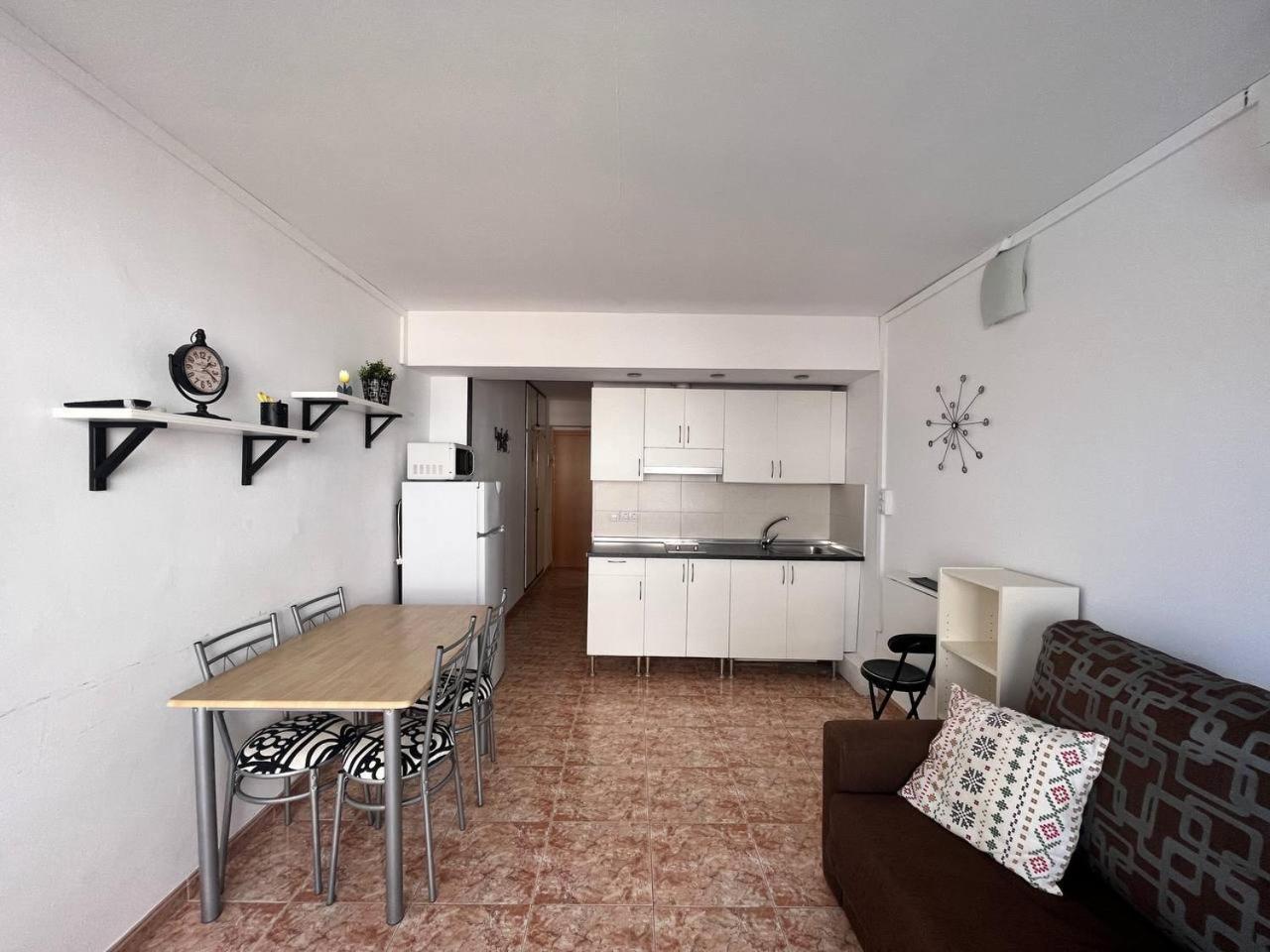 Estudio Con Tres Piscinas Comunitarias Y Pista De Tenis Rosas Exteriör bild