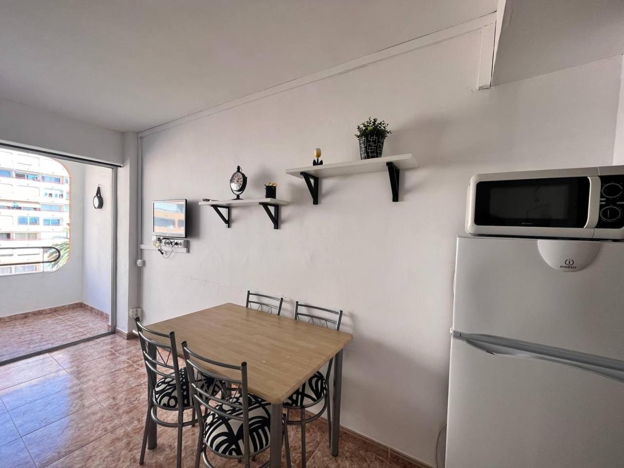 Estudio Con Tres Piscinas Comunitarias Y Pista De Tenis Rosas Exteriör bild